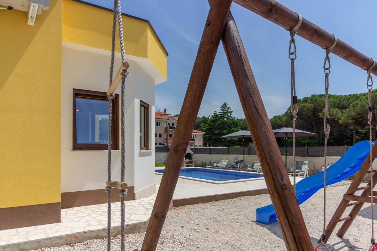 Modern Villa Eve In Medulin With Pool Near The Beach Esterno foto