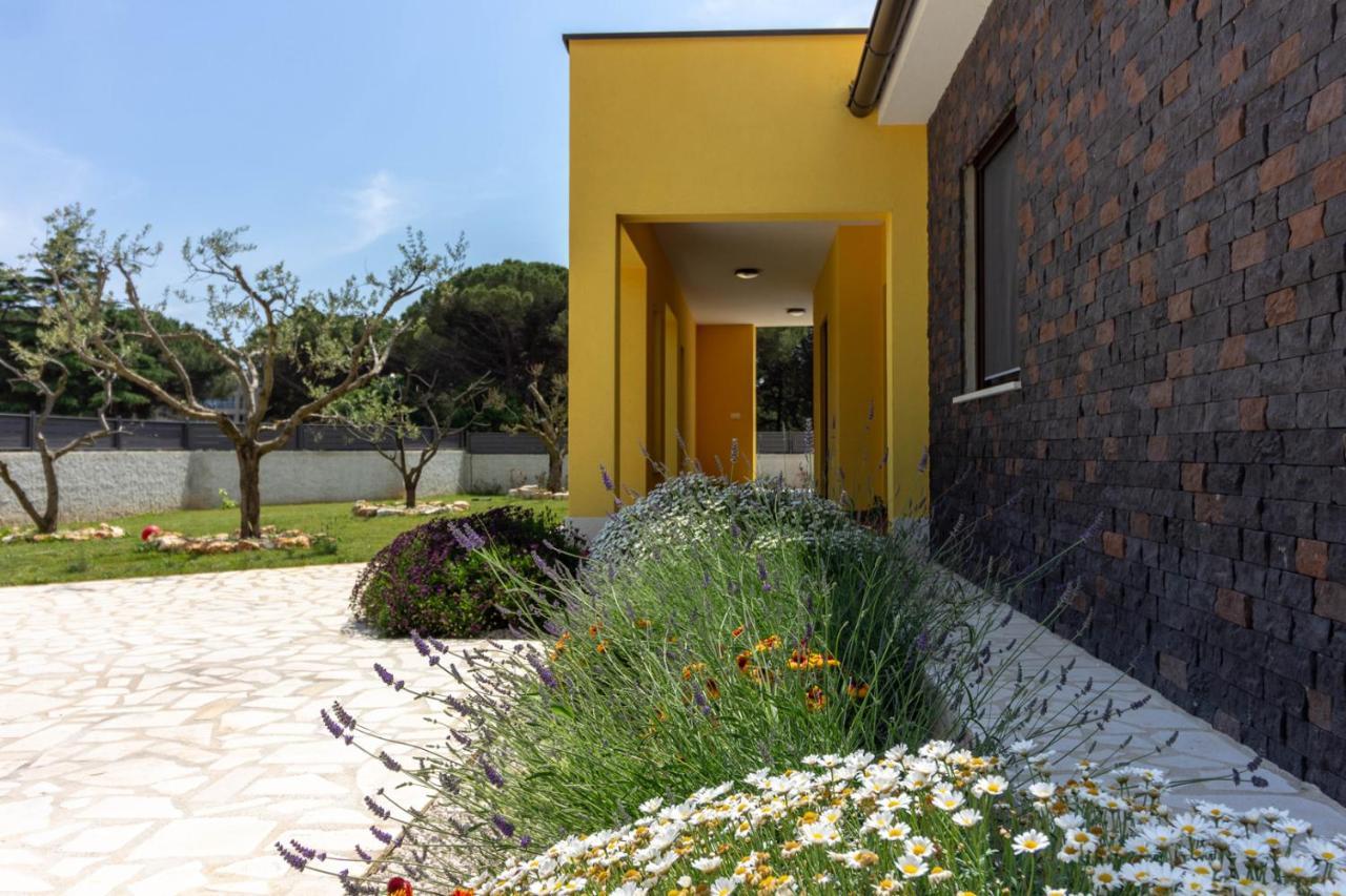 Modern Villa Eve In Medulin With Pool Near The Beach Esterno foto