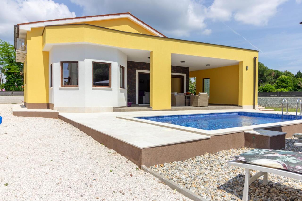 Modern Villa Eve In Medulin With Pool Near The Beach Esterno foto