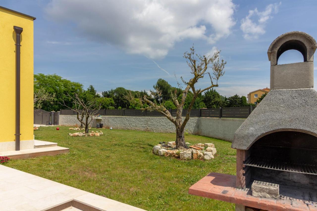 Modern Villa Eve In Medulin With Pool Near The Beach Esterno foto