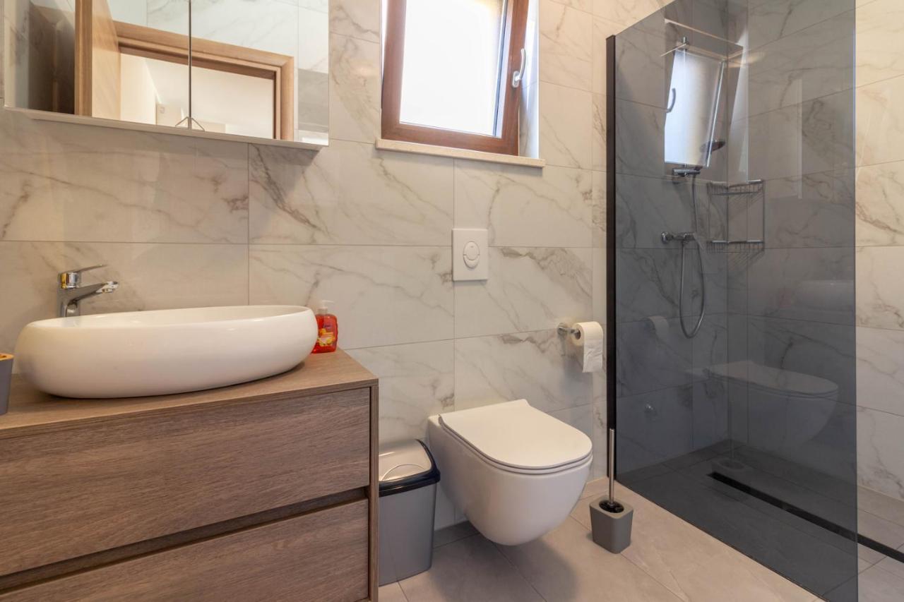 Modern Villa Eve In Medulin With Pool Near The Beach Esterno foto