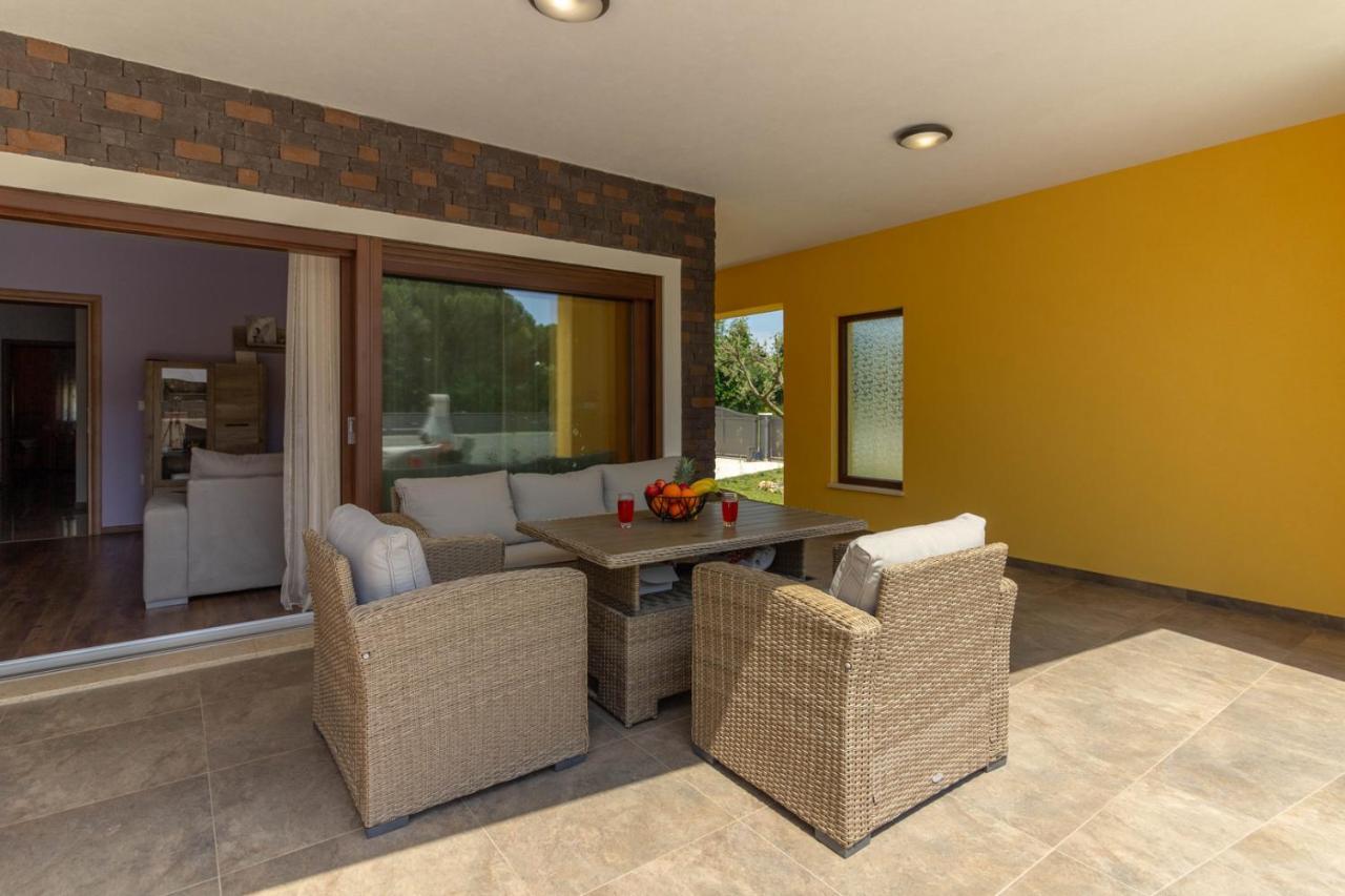 Modern Villa Eve In Medulin With Pool Near The Beach Esterno foto