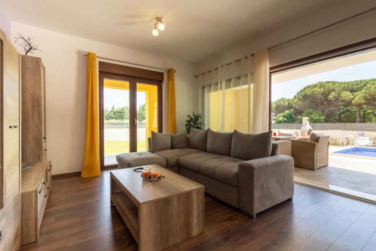 Modern Villa Eve In Medulin With Pool Near The Beach Esterno foto