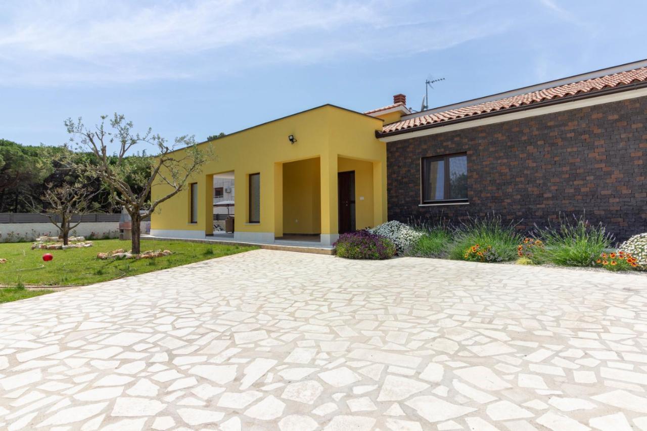 Modern Villa Eve In Medulin With Pool Near The Beach Esterno foto