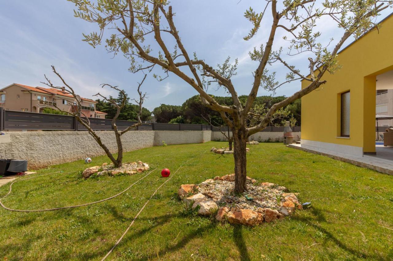 Modern Villa Eve In Medulin With Pool Near The Beach Esterno foto