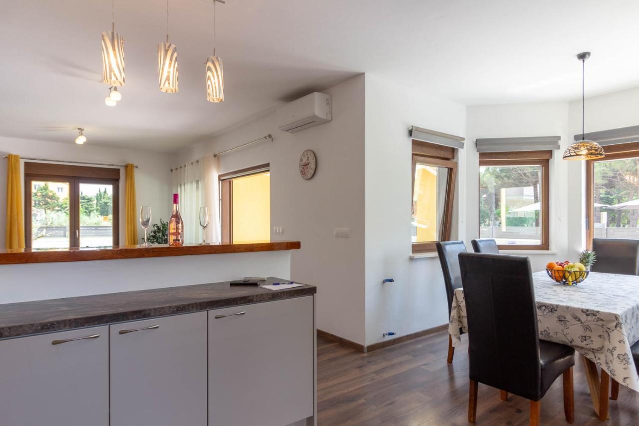 Modern Villa Eve In Medulin With Pool Near The Beach Esterno foto